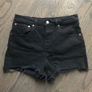 Levi’s black ribcage shorts 30